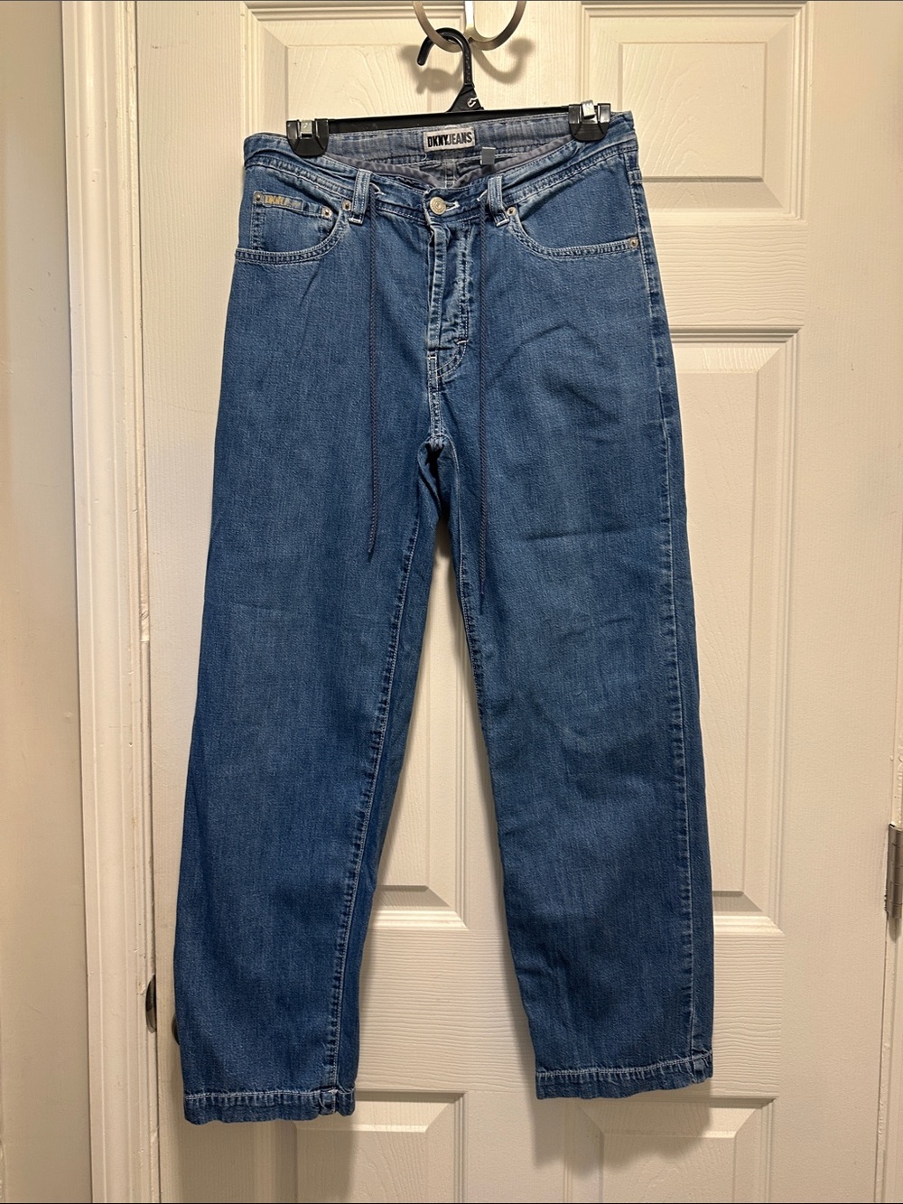 DKNY  Straight-Leg Jeans in Medium Blue Wash